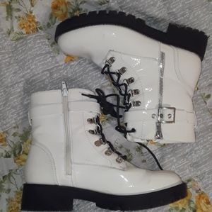 **KNOCKOFFS** White Dr. Martens